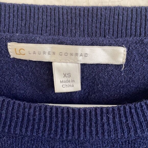 🔹4/$25 Bird Sweater  - Picture 3 of 6